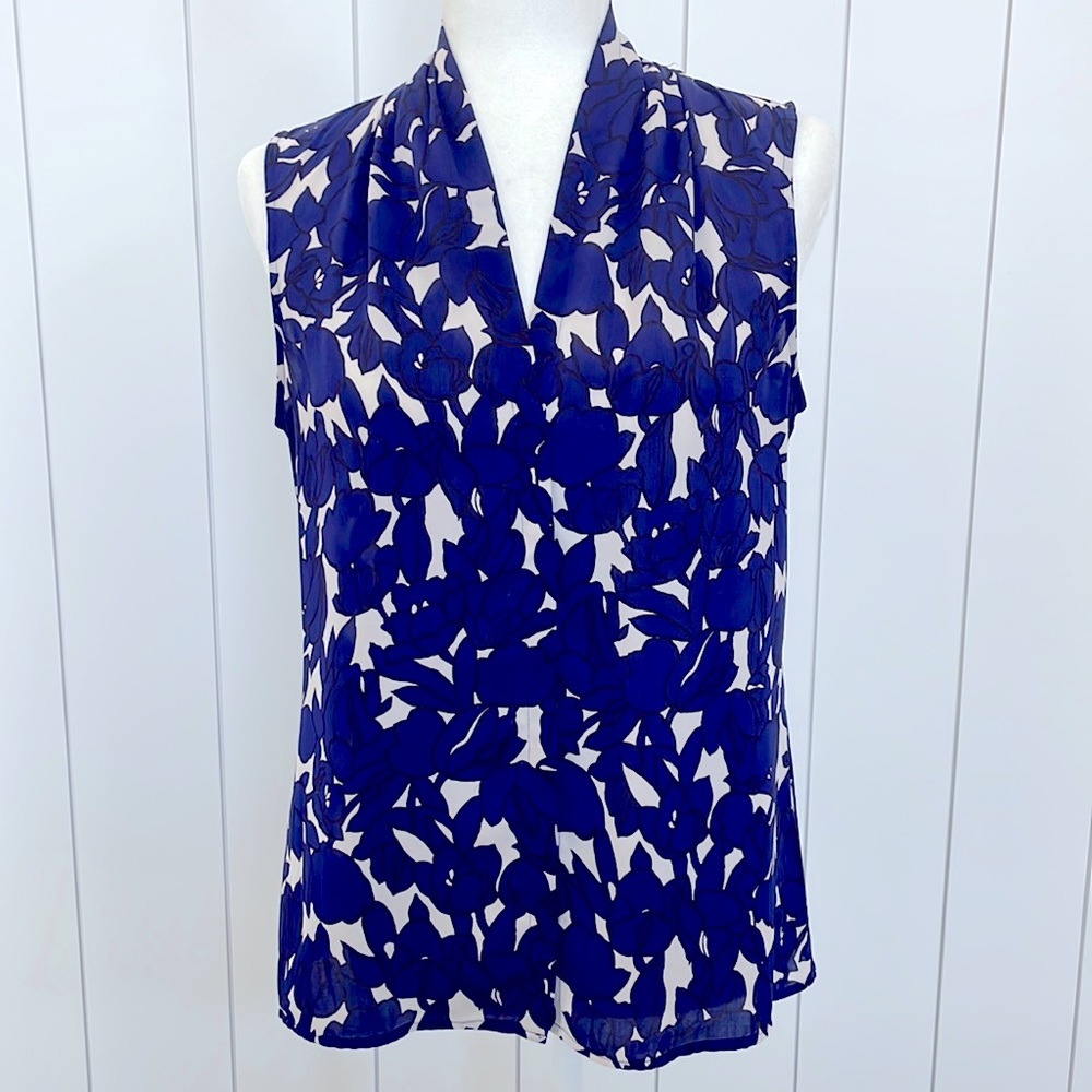 EUC Banana Republic 8P sleeveless button front blouse. floral print